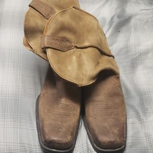 Men ariat cowboy boots size 9.5